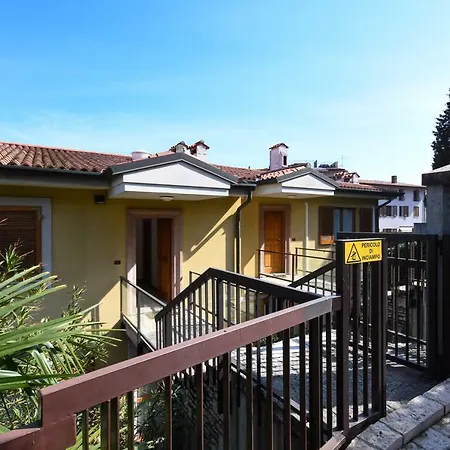 Apartament Il Roseto 12 *
