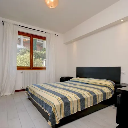 Il Roseto 12 Apartament *